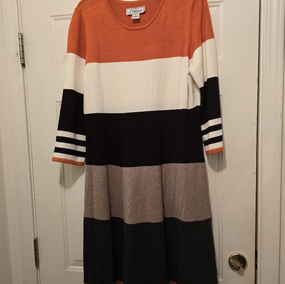 Sweater dress, in excellent condition